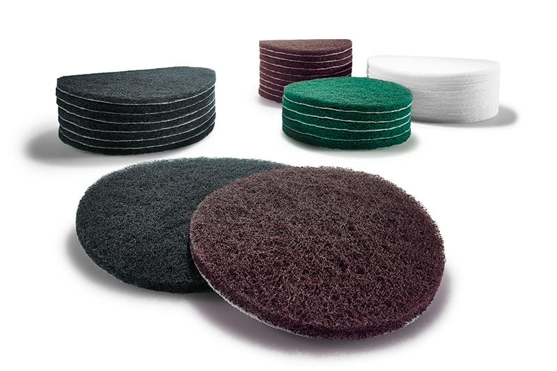 Zusammenstellung unterschiedlicher Schleifvlies-Aufsätze