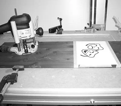 Vorlage auf das Werkstück kleben