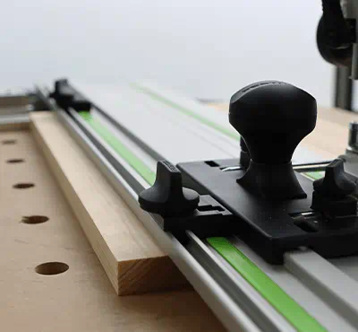 Führungsbegrenzer positionieren