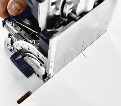 Markierung auf Unterseite der Dübelfräse