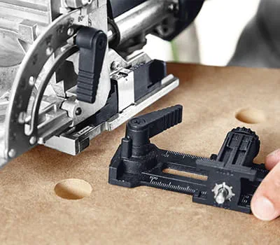 Queranschlag montieren