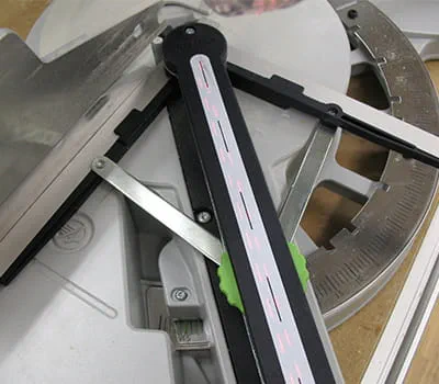 Doppellinien-Laser ausrichten