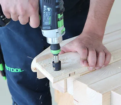 Brettlaschen vorbohren