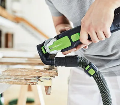 Entfernen von verfaultem Holz