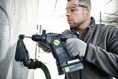 Der Festool Bohrhammer BHC 18 mit der Bohrstaub-Düse D 27-BSD