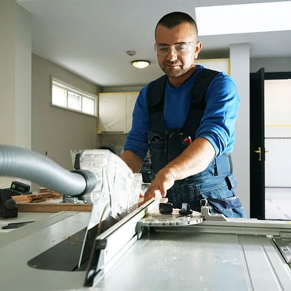 Vladimir Yankov erwirbt im Juli den Sägetisch TKS80 von Festool.
