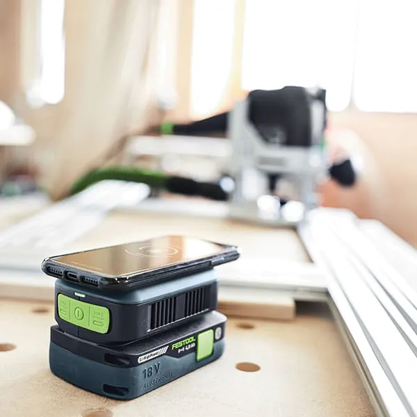 Die neue Smartphone-Ladestation PHC 18 lädt via Induktionsverfahren