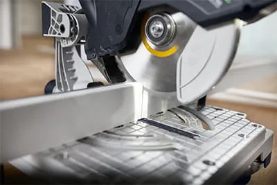 Die neue Akku-Leistensäge SYMC 70 von Festool