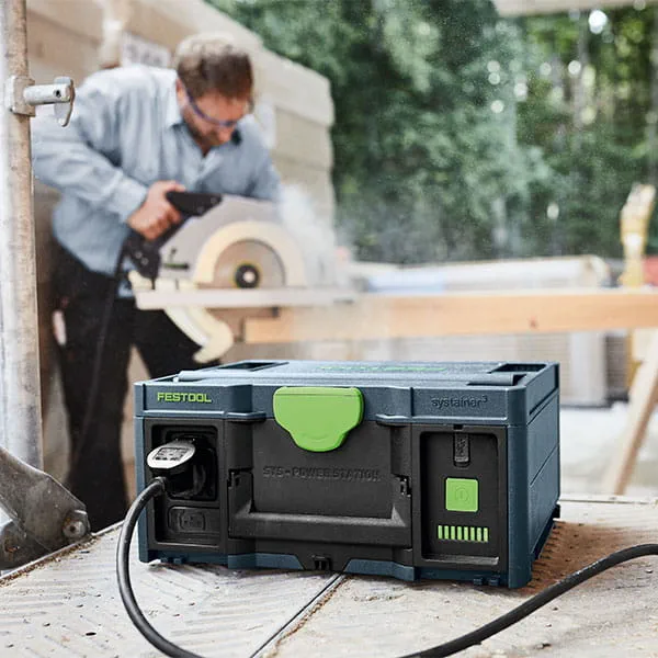 Die neue SYS-PowerStation im Einsatz auf der Baustelle. 