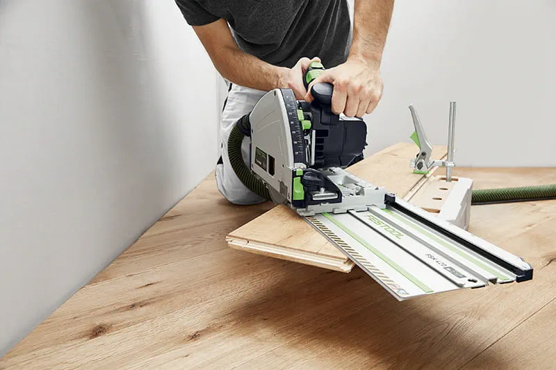 In Kombination mit der Kappschiene ist die TS 60 K flexibel für Bodenlegearbeiten einsetzbar.