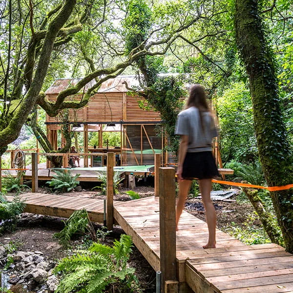 Ein Pub in den Wäldern Cornwalls