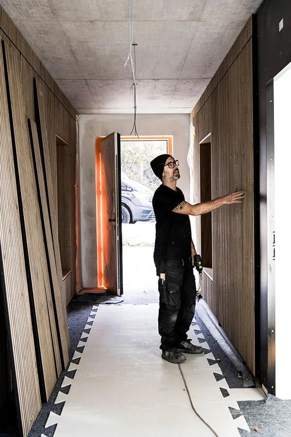 Der Akkubohrer von Festool im Einsatz